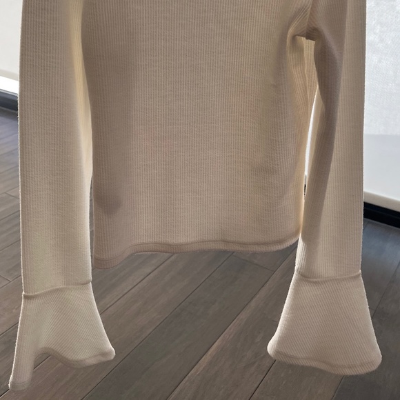 CHANDAIL Mock Neck with Flared Sleeves - Picture 2 of 4